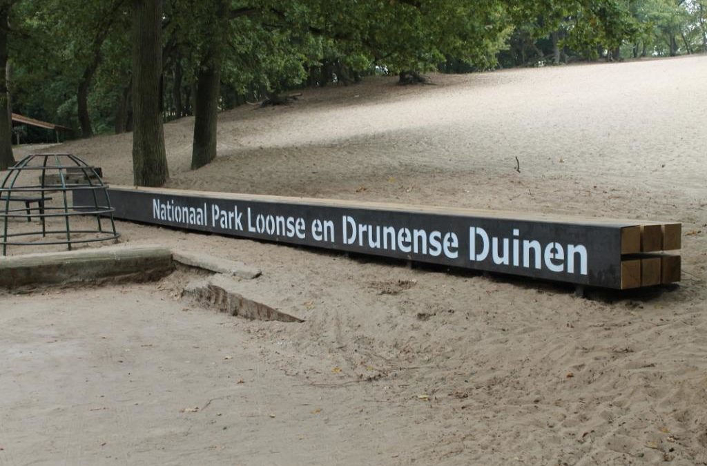 Entreebalken Natuurmonumenten Loonse en Drunense duinen